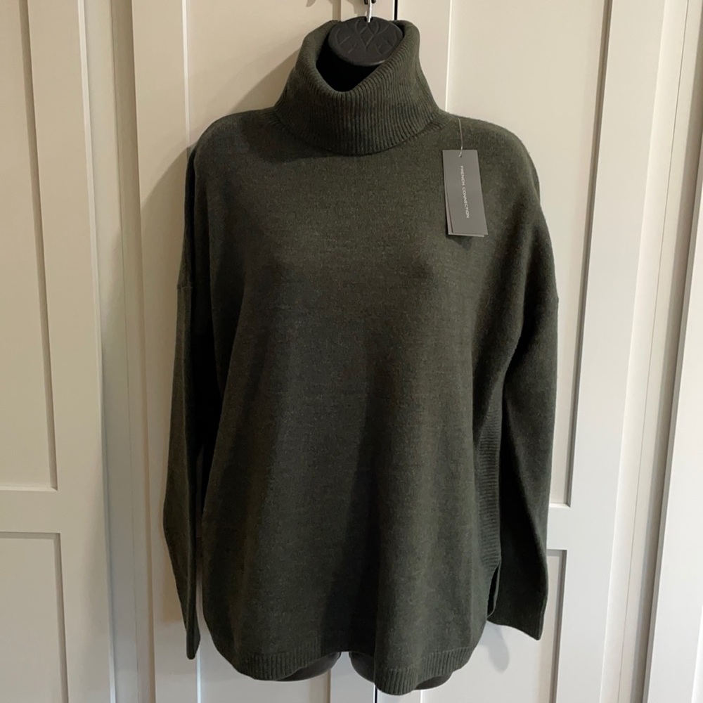 French Connection olive turtleneck NEW W TAGS med